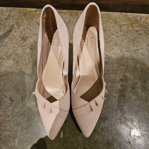 Baby pink scalloped heels